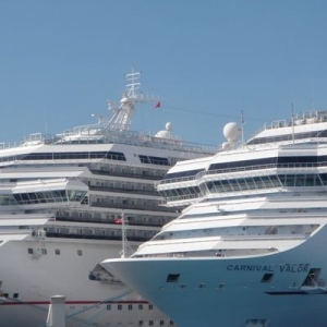 Carnival Valor