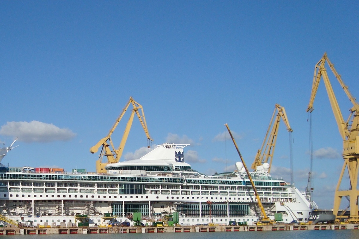 Horizons # 10:  Glazing renovations underway in the Bahamas