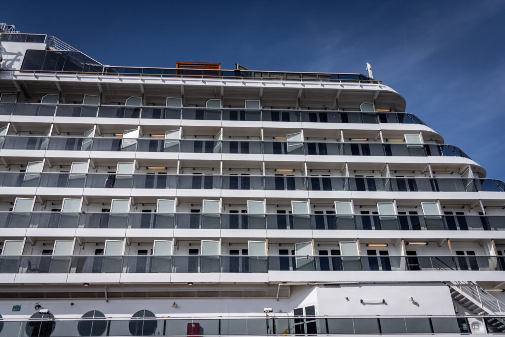 Carnival Legend